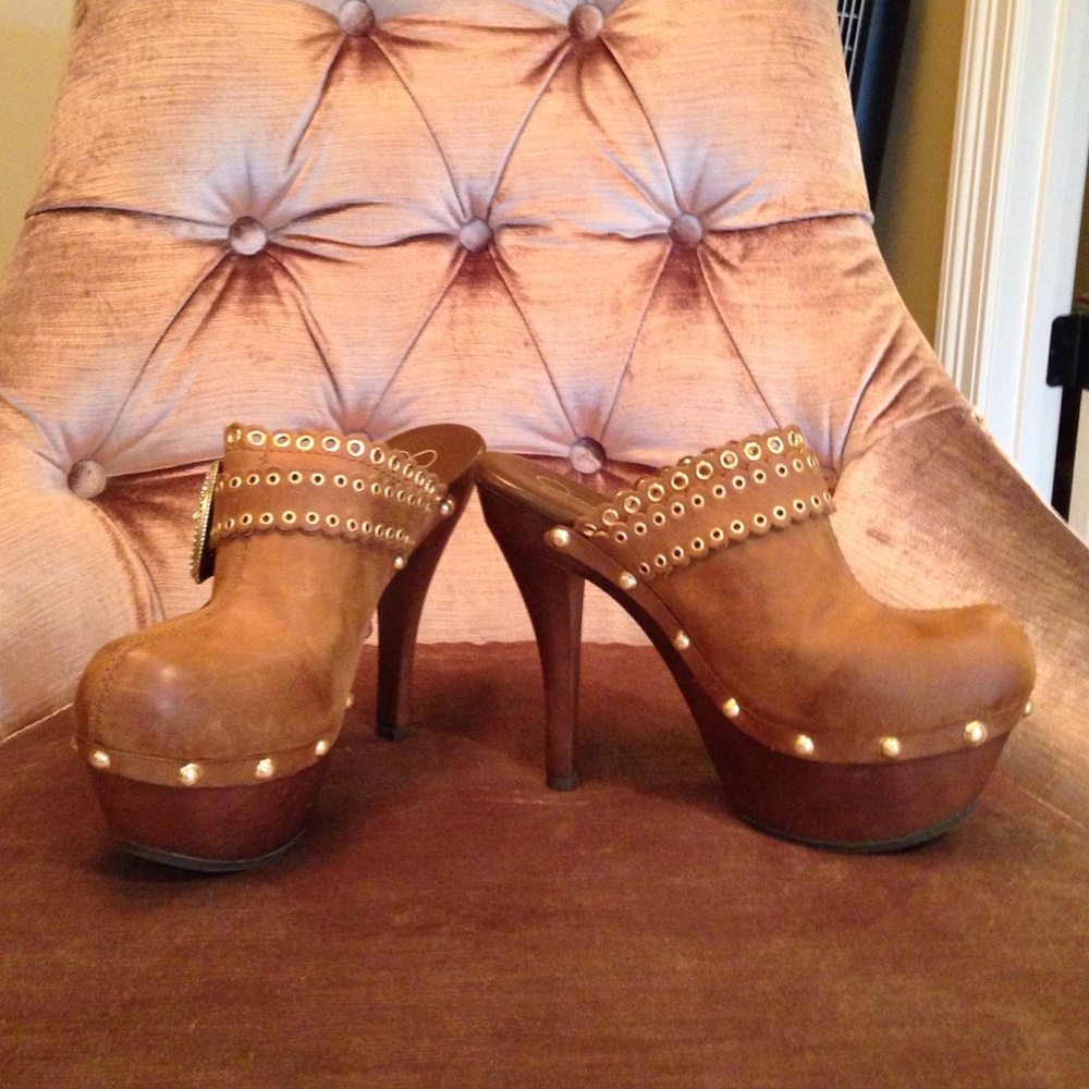 Jessica Simpson Wil High Clogs